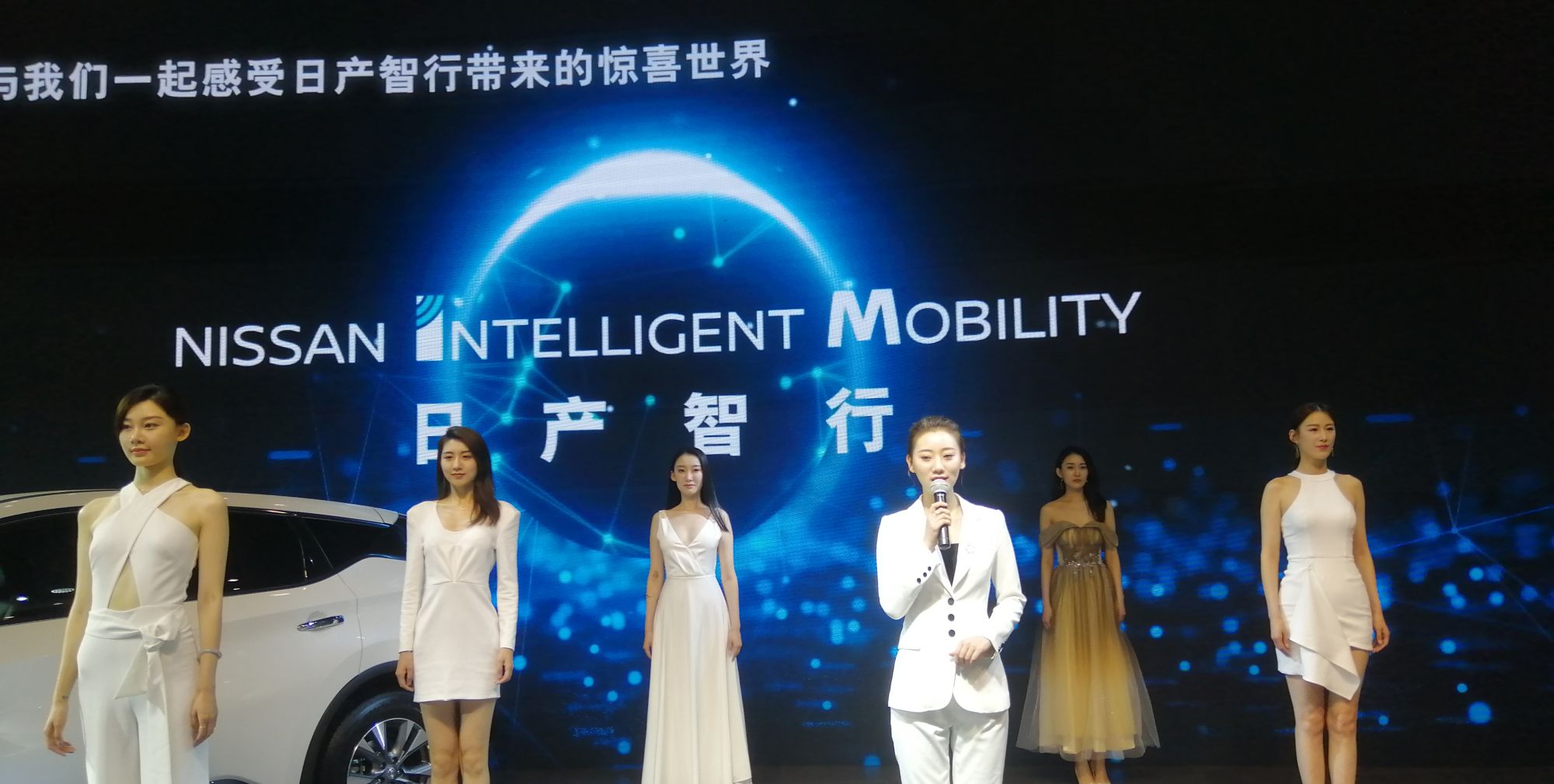 郑州大河国际车展，不光有模特，还有劲爆的舞蹈