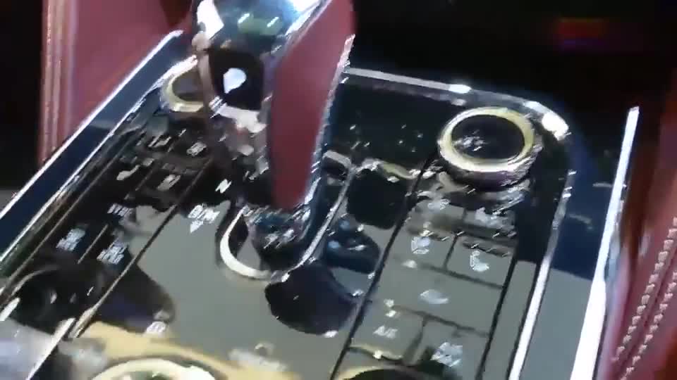 2020款宾利飞驰店内细节实拍