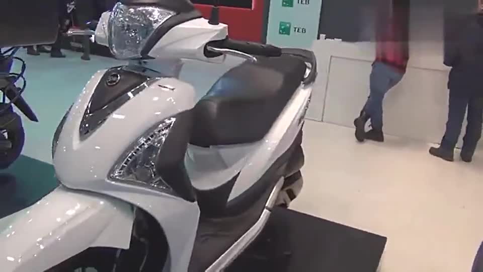 车展现场，实拍三阳踏板车ST200i，感觉怎样