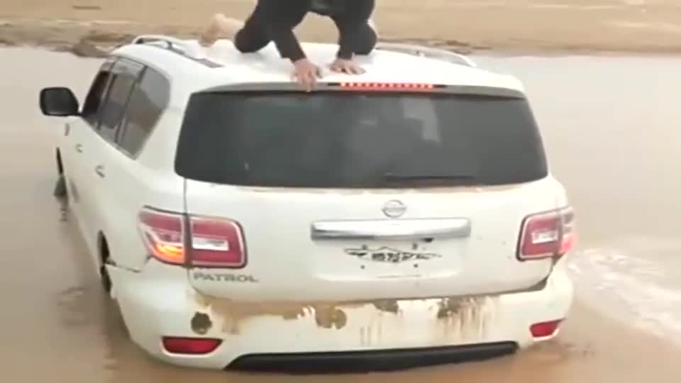 这是一位无助的途乐车主，不是拍下谁会相信！