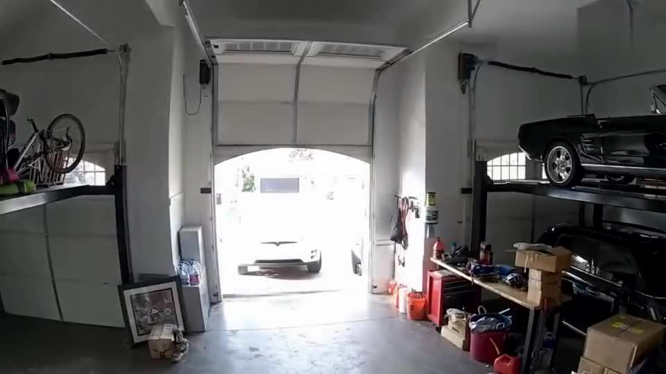 实拍：这就是我不买特斯拉的理由，高科技汽车也不咋地！