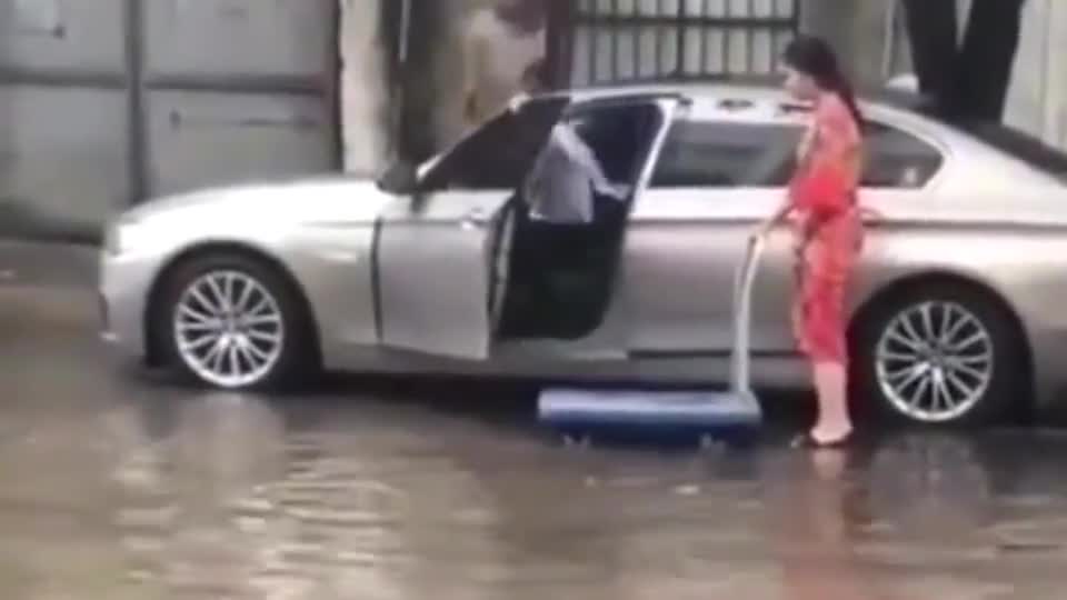 实拍：我不羡慕他的宝马，只羡慕他有这样的爱情