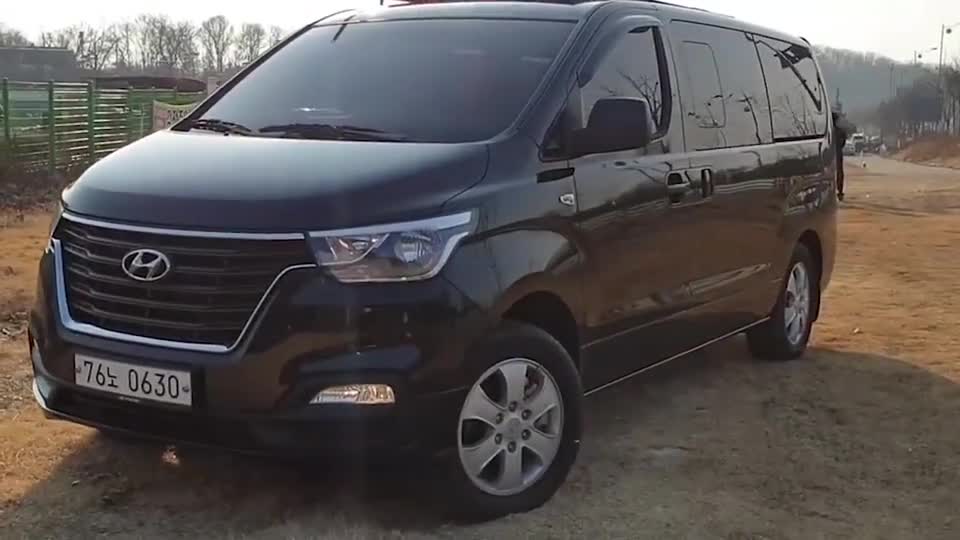 实拍2020款现代房车GrandStarex，颜值高空间大，家用旅行神器