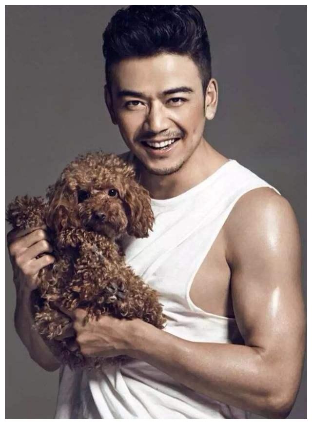 油腻派男明星油腻照和清爽照对比,黄晓明和杨洋真的太