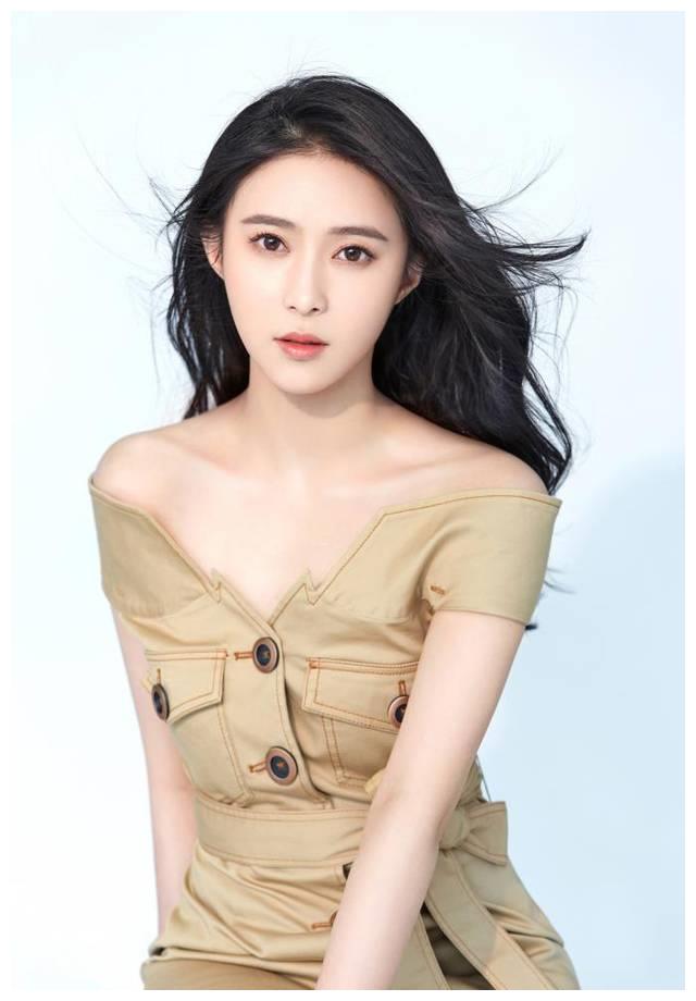 杨棋珺,娱乐圈影视女演员,被誉为"90后氧气美女明星"