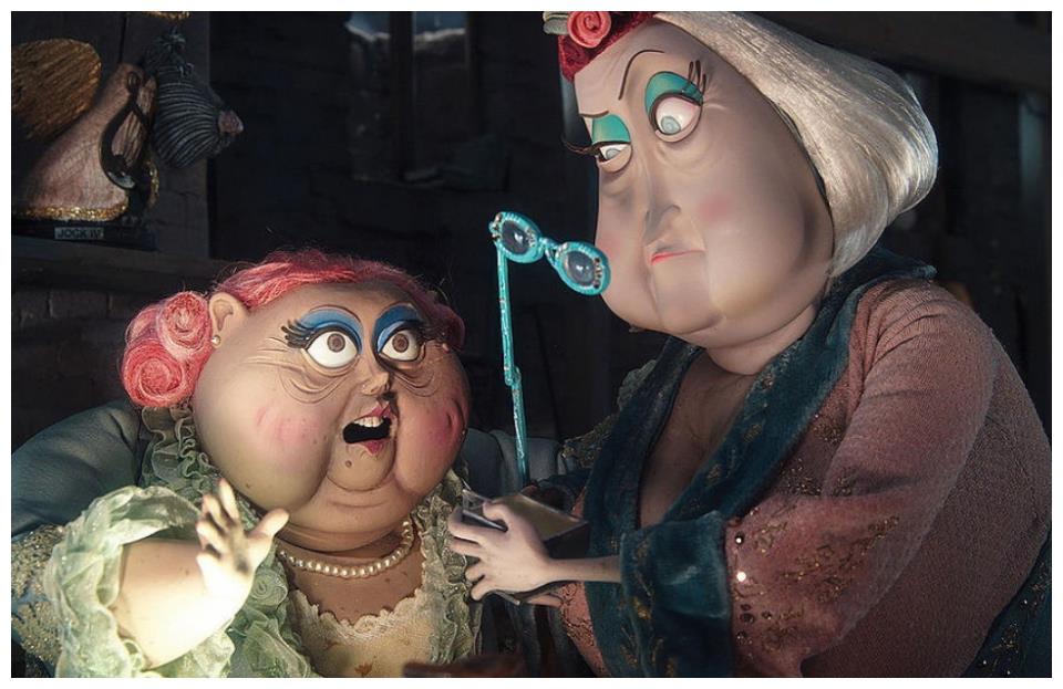 《鬼妈妈》是一部惊悚奇幻动画电影,蕴含着很多心理学