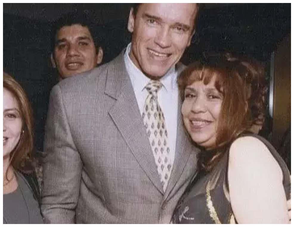 施瓦辛格私生子终被承认,父子关系融洽,儿子身材肌肉与父亲一致休闲区蓝鸢梦想 - Www.slyday.coM 施瓦辛格私生子终被承认,父子关系融洽,儿子身材肌肉与父亲一致休闲区蓝鸢梦想 - Www.slyday.coM