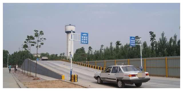 广东小伙科目二考试，仅用55秒就完成，考官：这是喝大了？