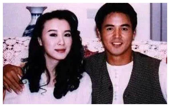 她被张庭抢走了老公独自抚养儿女14年曾经学生情人现成这样