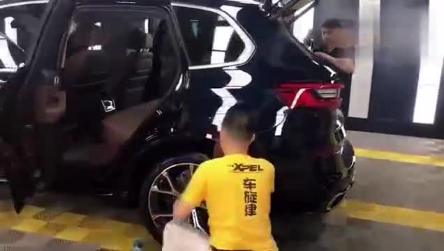 精雕细琢只为呈现最美效果！全新宝马X5贴XPEL车衣装车中