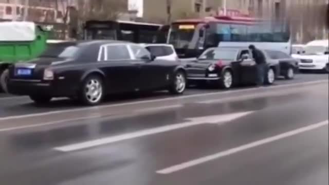 红旗L5对劳斯莱斯，这两位大佬是咋的了？