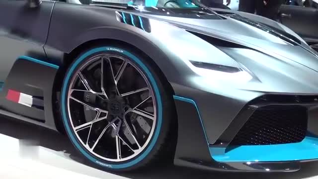 2020款布加迪Divo跑车实拍，一看四出排气筒，就知实力不俗！