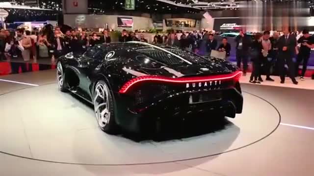 车展实拍两大最强超跑，布加迪和柯尼塞格对比