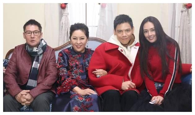 同父同母不同命,哥哥是叱咤香港的大佬,弟弟却身患癌症不幸去世休闲区蓝鸢梦想 - Www.slyday.coM 同父同母不同命,哥哥是叱咤香港的大佬,弟弟却身患癌症不幸去世休闲区蓝鸢梦想 - Www.slyday.coM