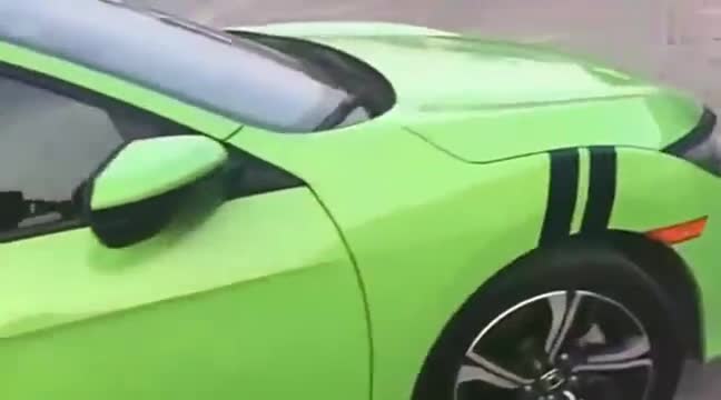 实拍本田思域coupe，超高颜值，像跑车般激进的内置