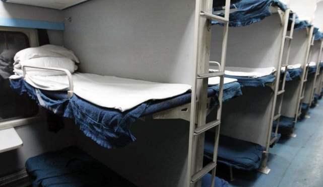 火车卧铺都是"男女混住,不会有安全隐患吗?列车员是这么说的