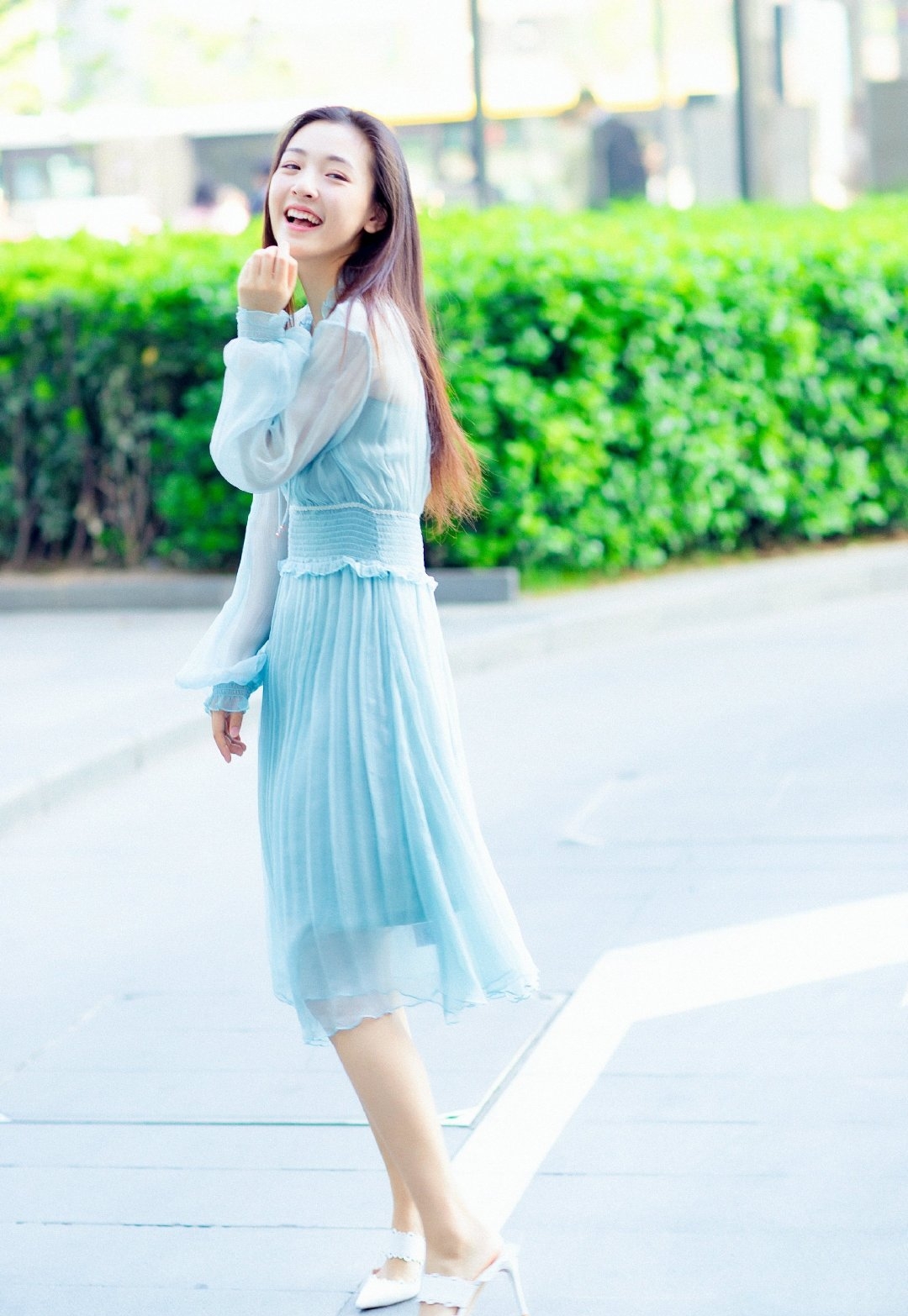 吴倩不愧是"武大校花",私服清新甜美宛如二次元少女,太美了