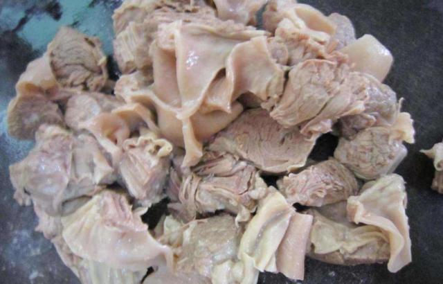 猪肉身上的“宝贝”，一头猪只有半斤，滋补有营养，炒着吃贼入味