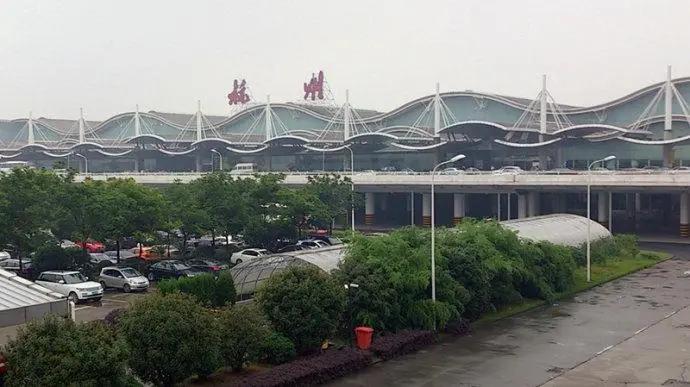一,杭州萧山机场停车收费标准