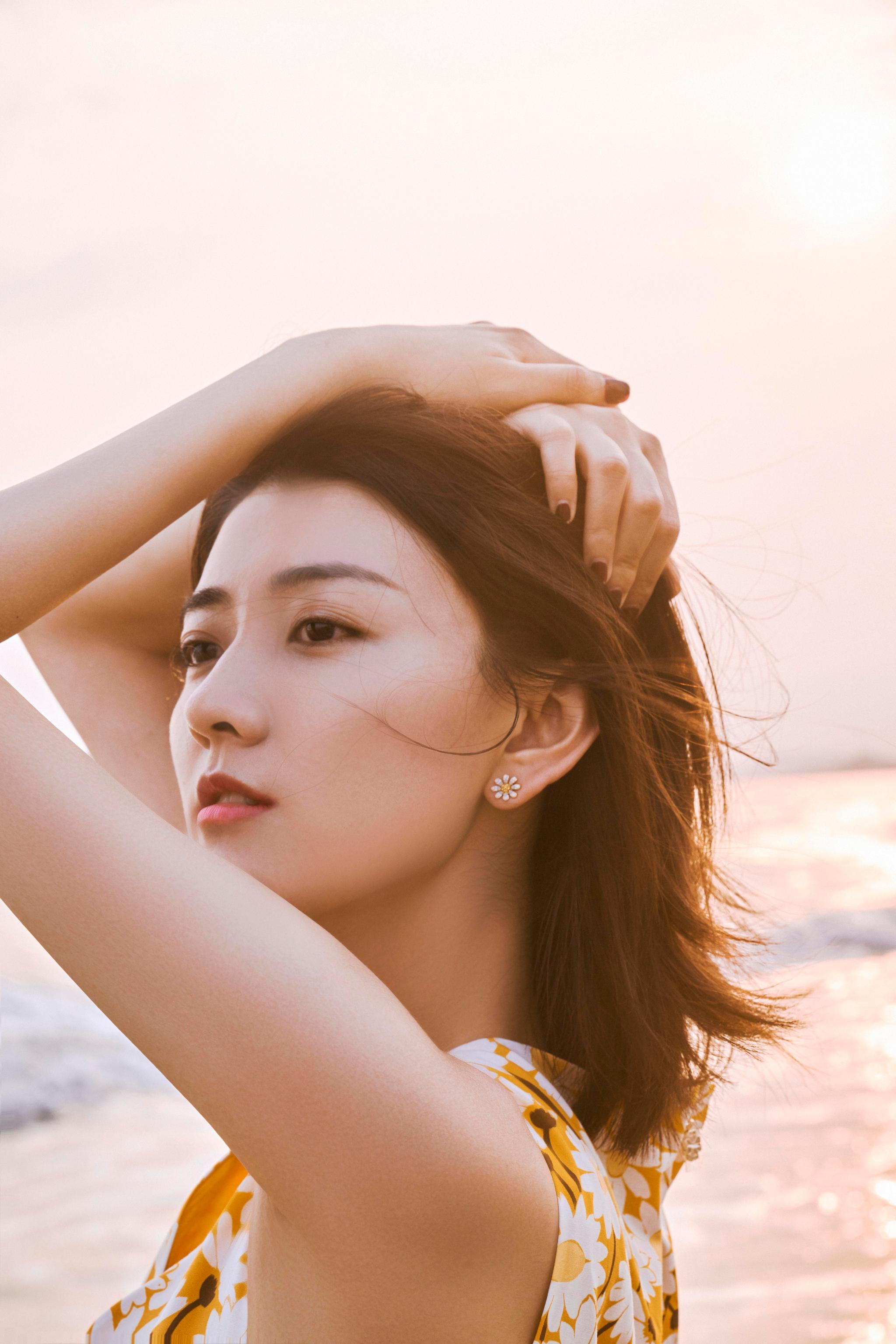 中国内地美女演员梁洁