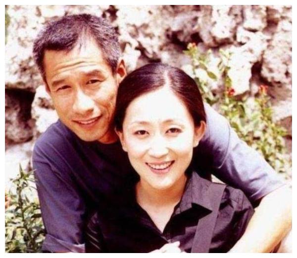 她是妈妈专业户，却和亲哥哥相约一生不婚不育，88岁父母很无奈