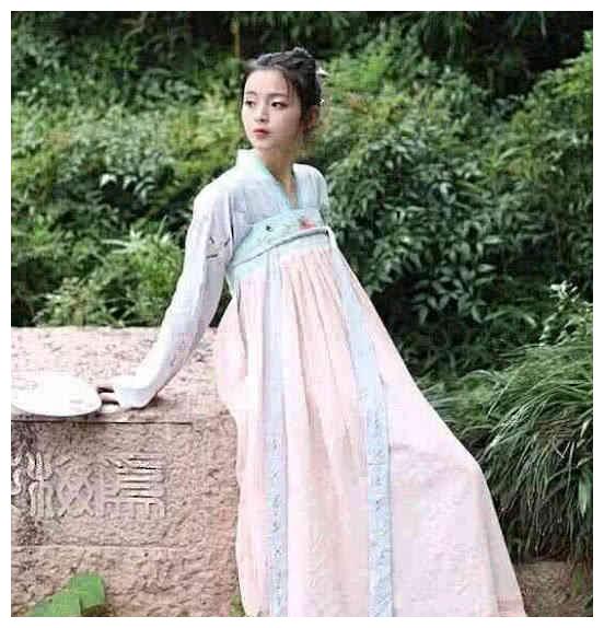 穿搭汉服照片男生霸气,穿搭汉服照片男生霸气头像