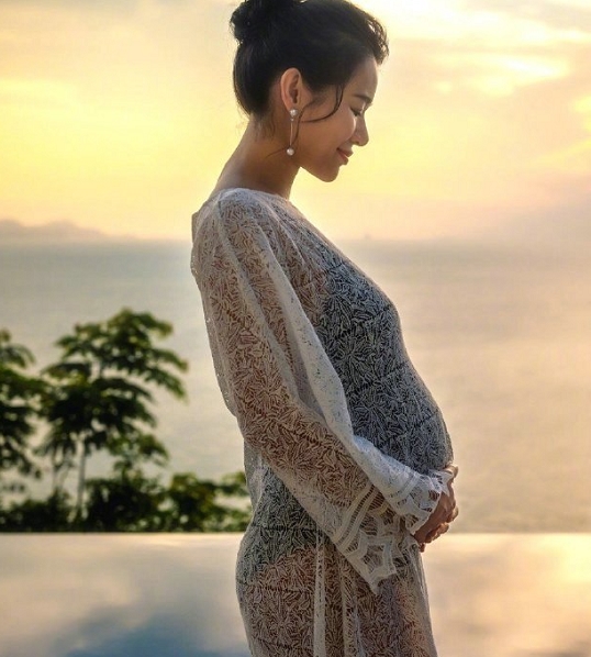 女明星怀孕为什么不显怀,而普通孕妇却都是大肚子?看完或许清楚