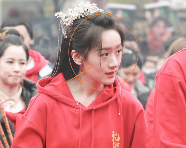 袁冰妍古装新剧路透生图,没有修图师帮忙p图,终于信她