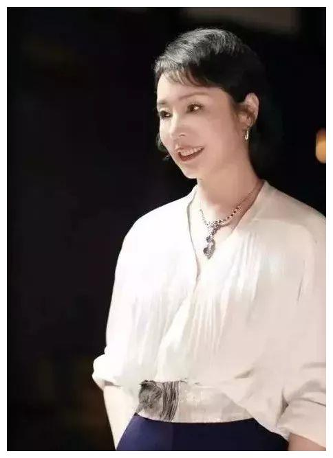 严歌苓:漂亮和美丽是两回事