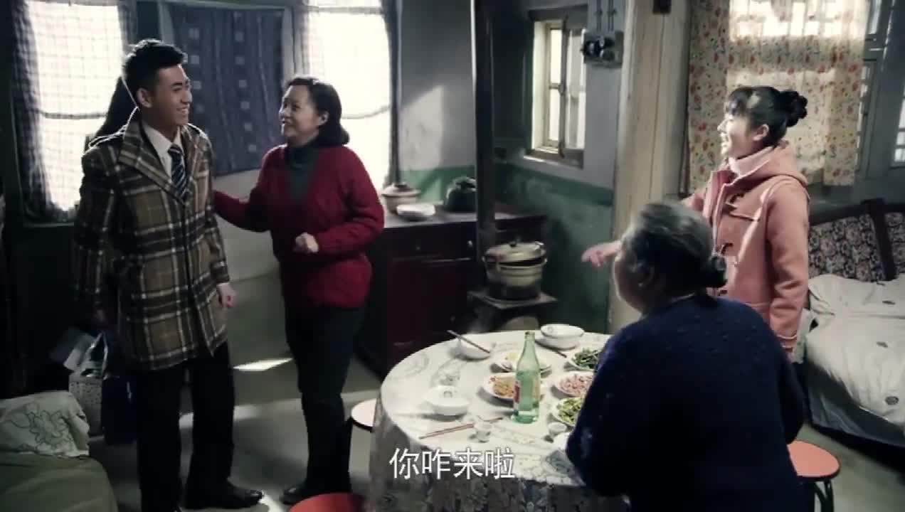 情满四合院:何晓来了,他来看看姐姐们
