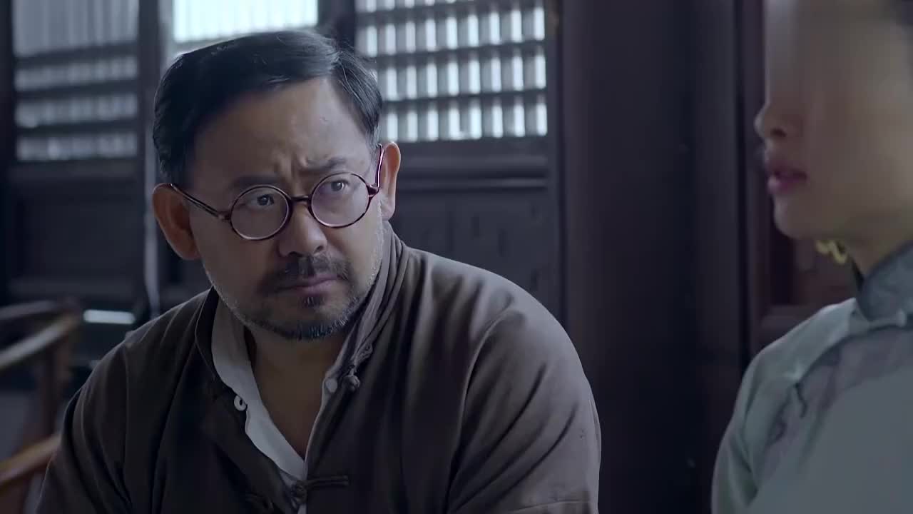 虎口拔牙:时辰已到,即将行刑赴死,老潘竟还和美女首长