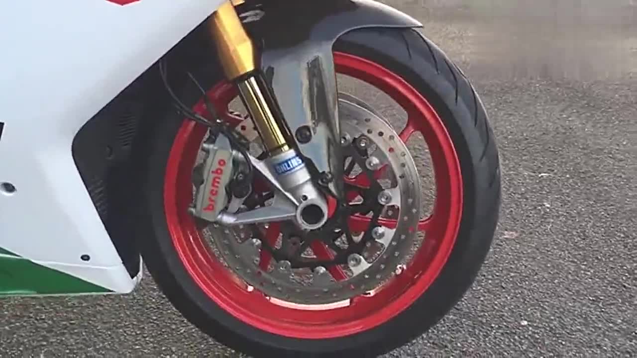 杜卡迪超跑1198实车展示，颜值颇高，声浪相当独特