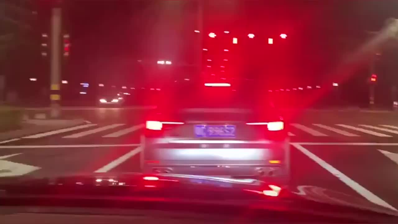 实拍一分价钱一分货奥迪s4起步太快了让我2秒也追不上