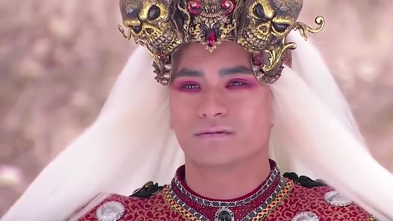 活佛济公:乾坤洞主弄伤仇天鹅,赑屃不是他的对手,左右