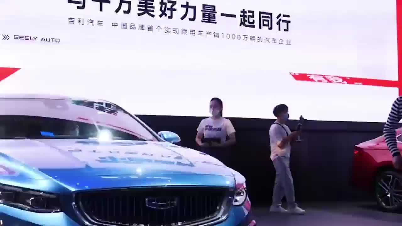 吉利换上"朱雀"新车标,18个国家天天抢订,国产车之光
