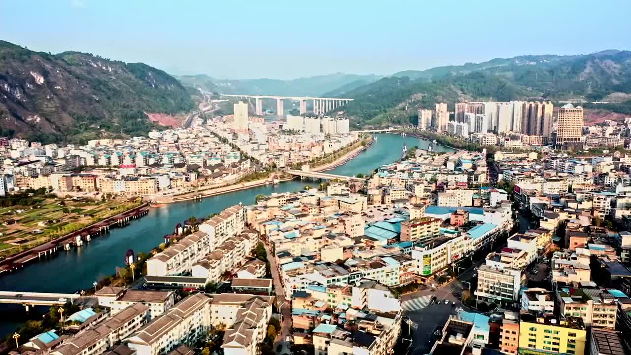 施秉县城风光如此景致还是会给过往的游客留下不小的惊喜哦
