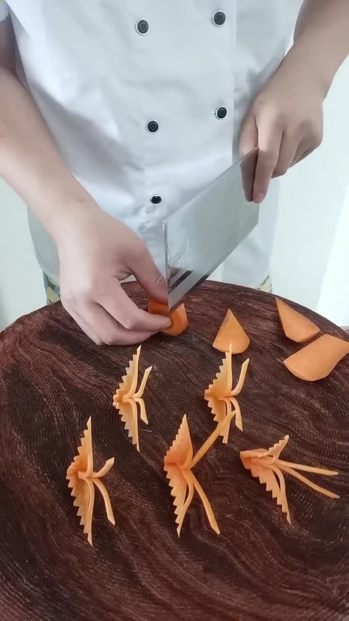 很简单的蝴蝶刻法试试一根胡萝卜能刻出多少蝴蝶来