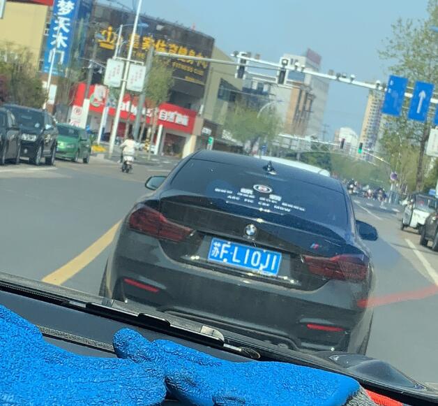 南通如皋街头实拍宝马M2跑车，小钢炮充满了战斗感！