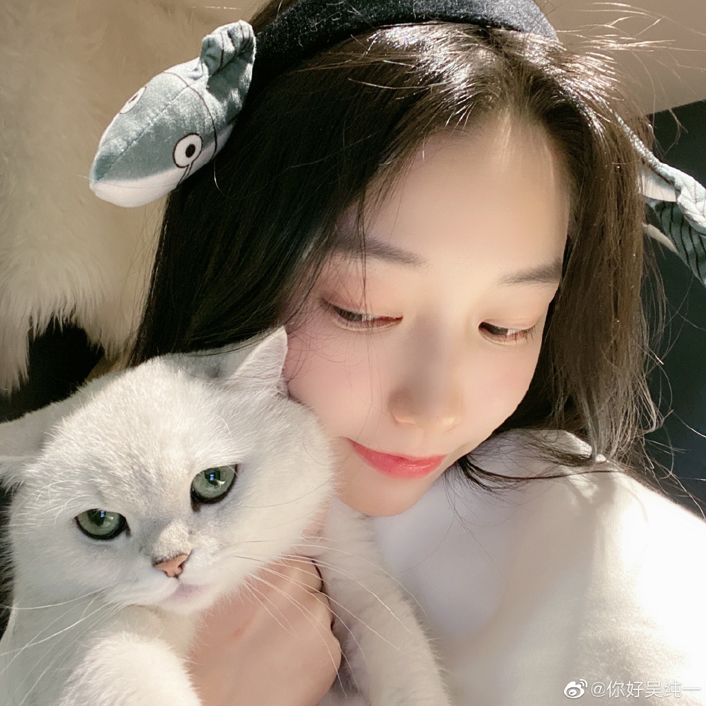 网红美少女你好吴纯一迷人写真美照欣赏