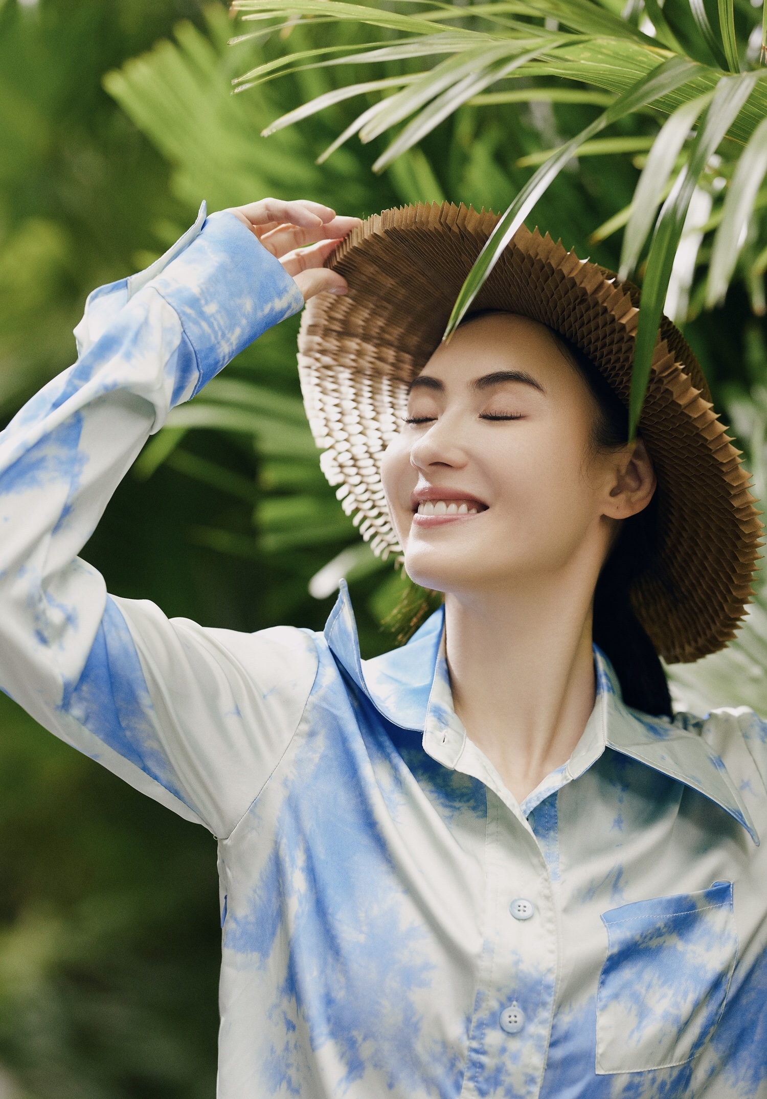 张柏芝时隔22年再拍任何天气写真清纯靓丽美貌冻龄