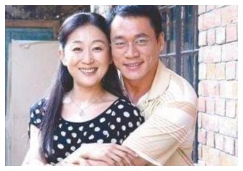 1998年,丁海峰曾险出轨潘金莲王思懿,老婆一句话挽救了婚姻