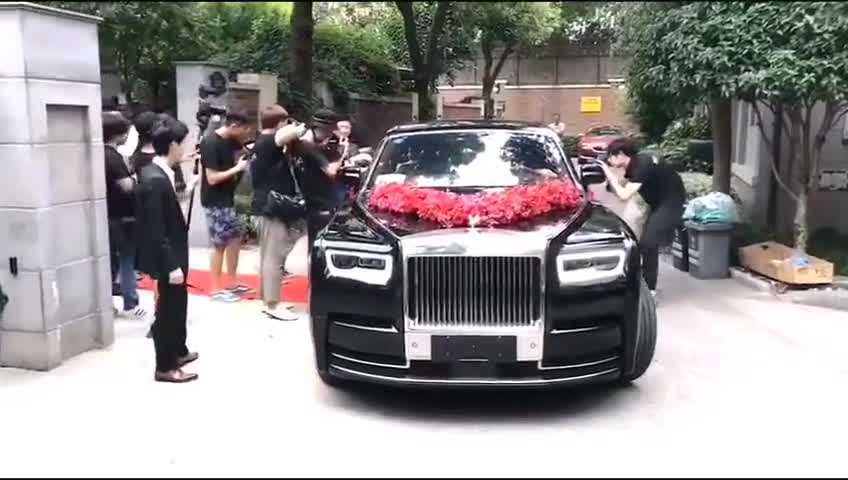 劳斯莱斯新款幻影