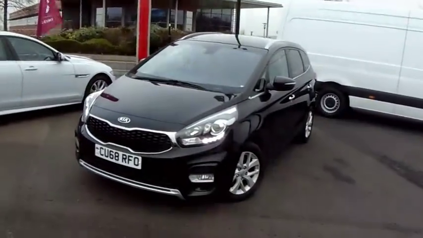 视频：家用MPV起亚佳乐到店，我看了详细配置，很想拿下它啊