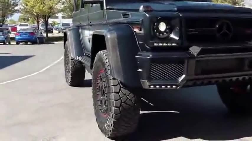 实拍黑色奔驰G65V12，劲爆硬汉，霸气侧漏