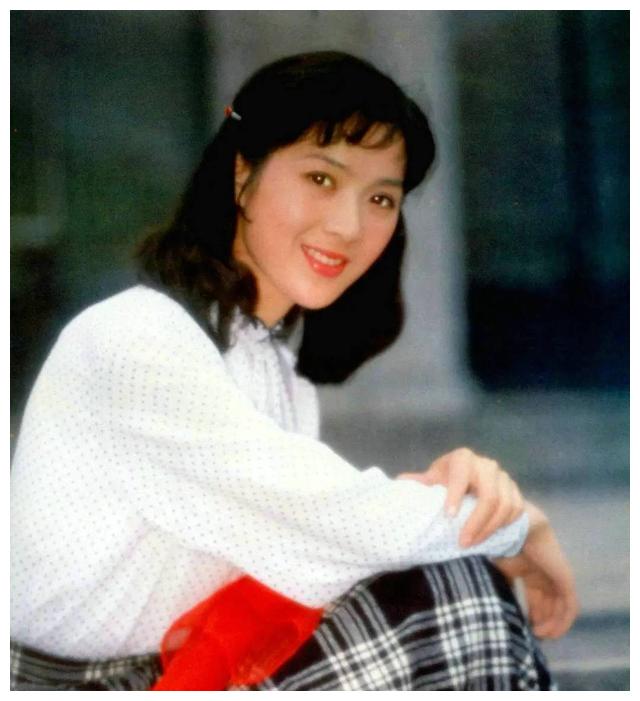 66岁女演员龚雪,巅峰时嫁给博士定居美国,如今丈夫已是集团总裁