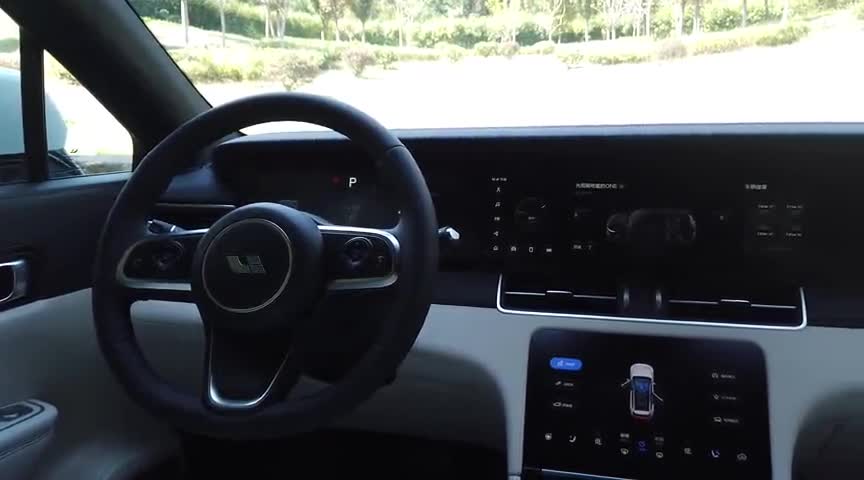 放眼望去全是屏，理想ONE内饰实拍！