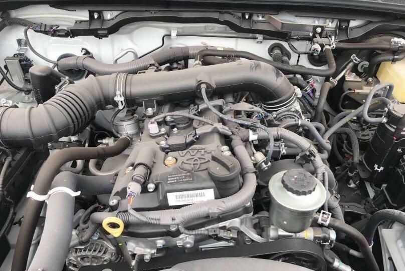 隐藏的强者 实拍2020款丰田穿越者硬派SUV 分时四驱性能不输霸道