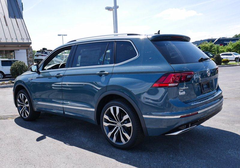 2020款大众进口tiguan,进口大众tiguan 2020款大众途观,这个颜色涂装真帅气,很有高级感的suv