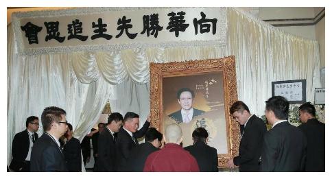 同父同母不同命,哥哥是叱咤香港的大佬,弟弟却身患癌症不幸去世休闲区蓝鸢梦想 - Www.slyday.coM 同父同母不同命,哥哥是叱咤香港的大佬,弟弟却身患癌症不幸去世休闲区蓝鸢梦想 - Www.slyday.coM