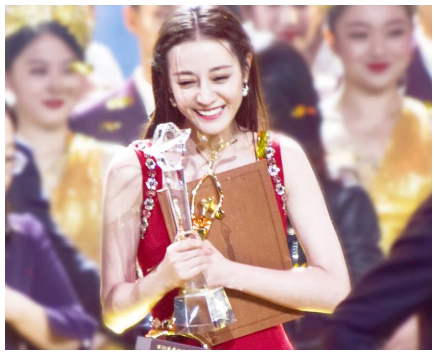 金鹰奖赵丽颖排名_金鹰奖新一轮投票结果,赵丽颖王一博第一